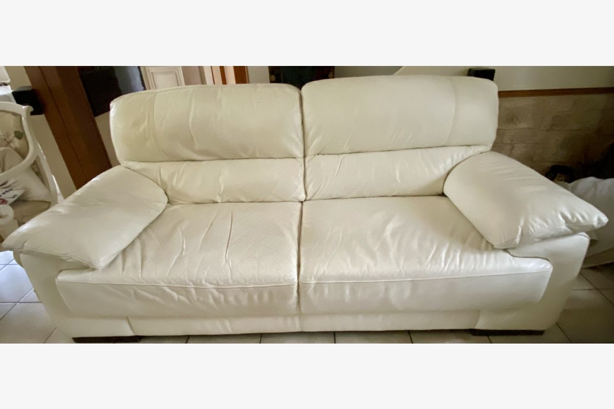 Photo 1 Lot d’un canapé 3 places et 2 fauteuils cuir