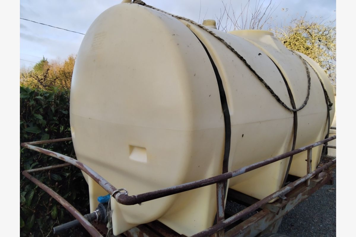 Tonne à eau  - 172608_48bfb70fbe7ac61b3812dccb0d3005cd.jpg