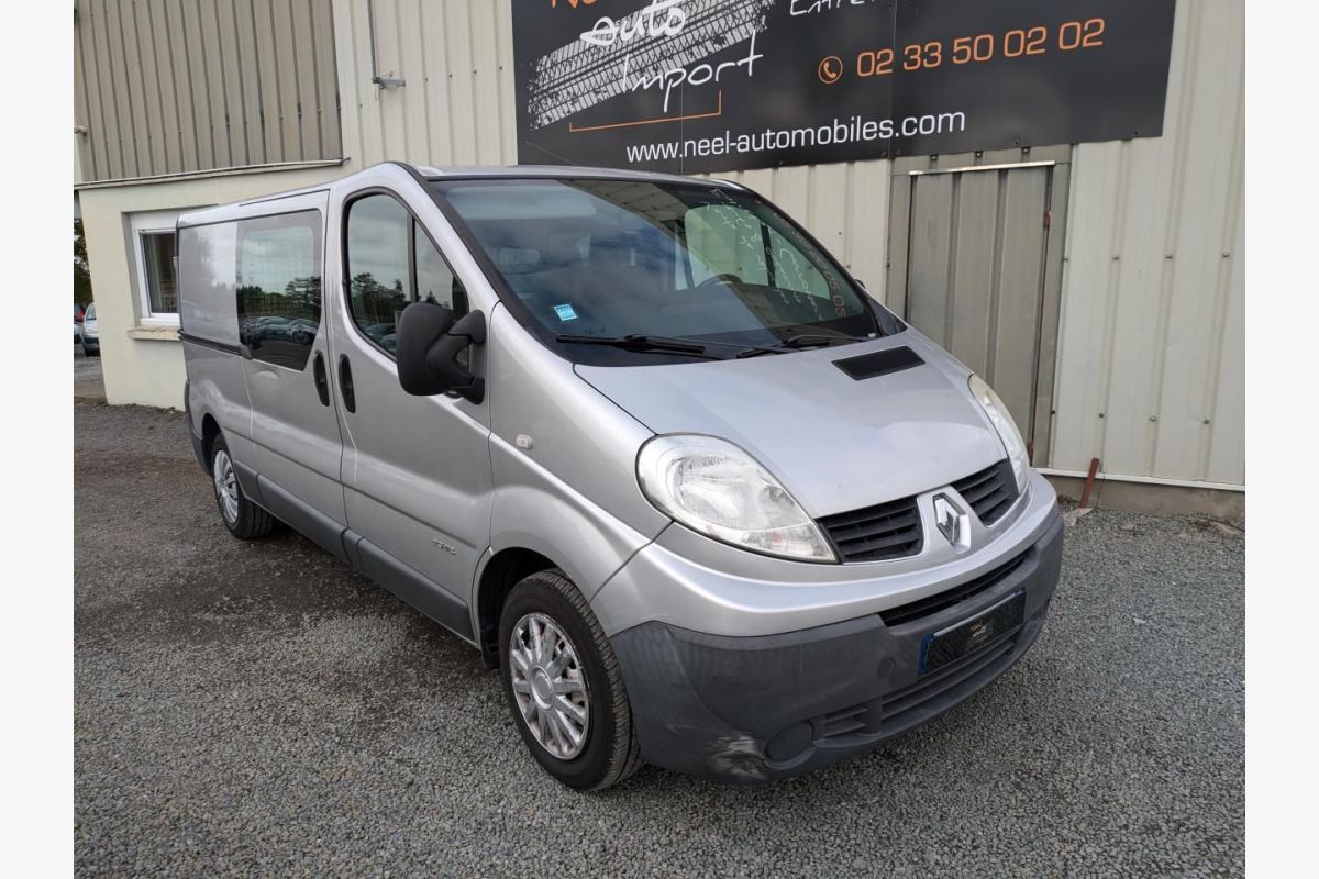 Photo 1 Renault Trafic II 2.0 dCi