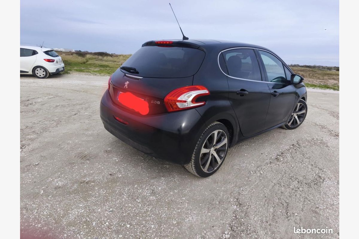 A VENDRE Peugeot 208 Féline 1.6L VTi 120ch - 173188_37fdd0661a9a56d356cb4a4a78ea5b99.jpg