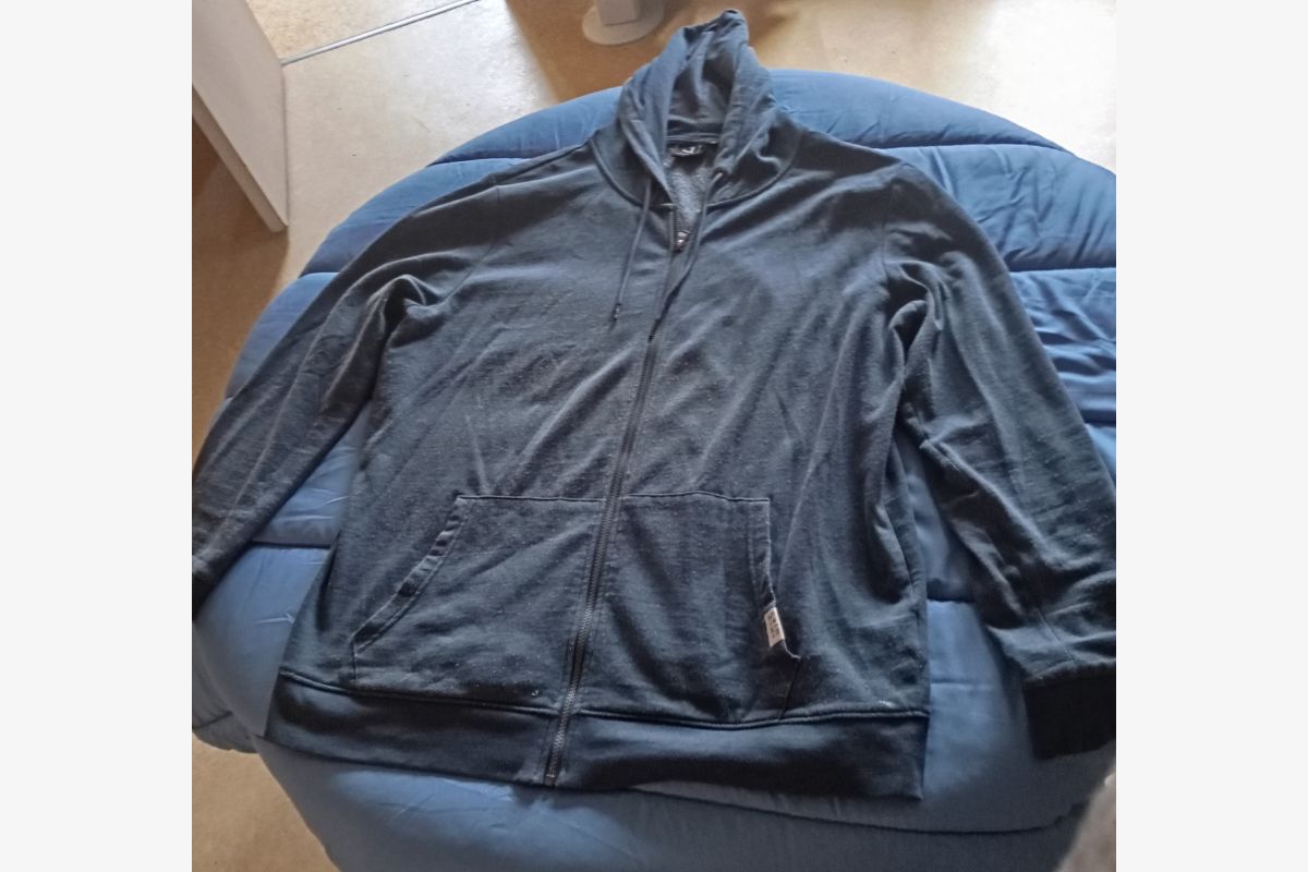 Veste Sweat à capuche - 173266_8b7149090f17a46223c0758d337623d7.jpg