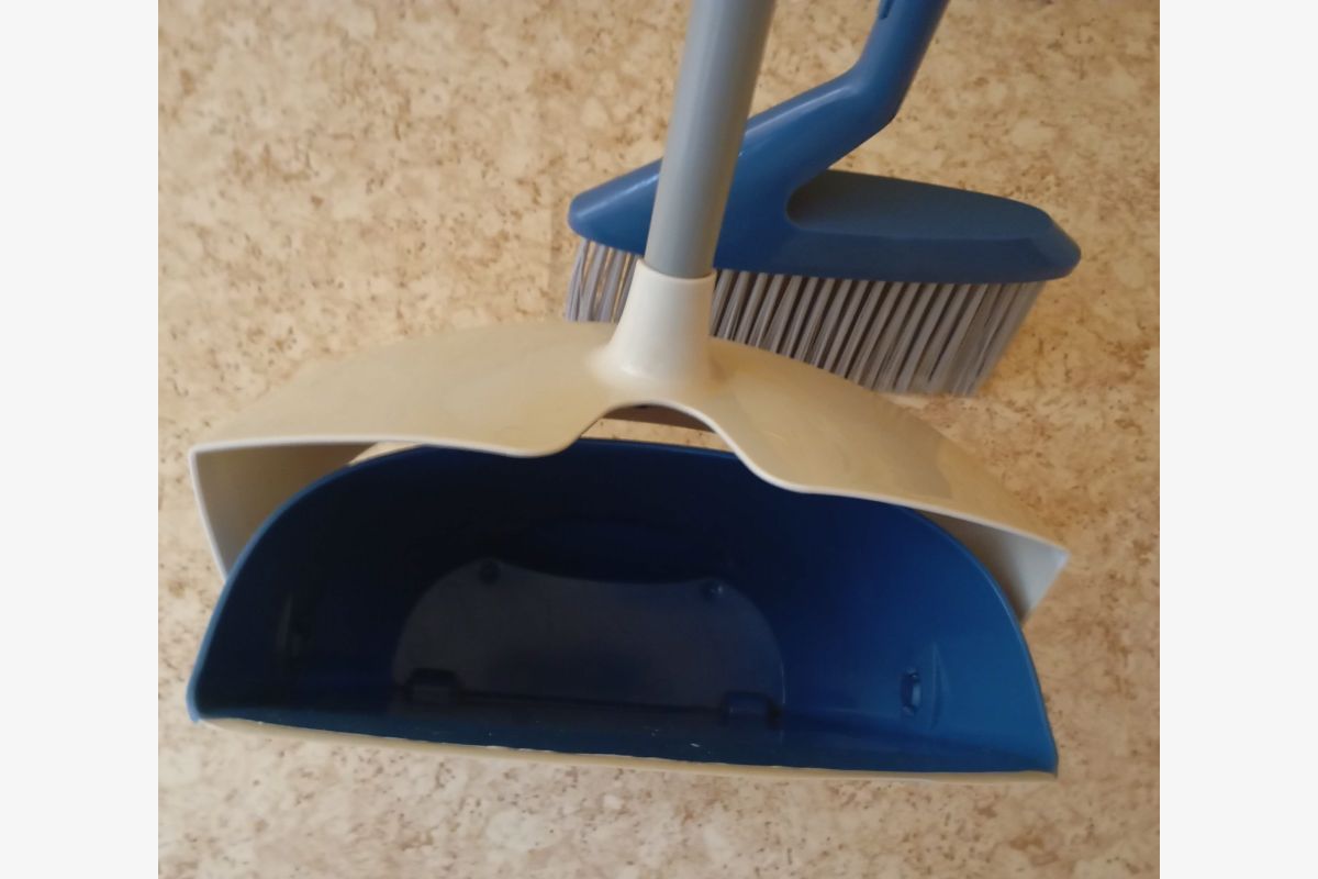 Pelle & Balayette 2 en 1 - 173269_4fc0214df634ff2635594bfa873ee049.jpg