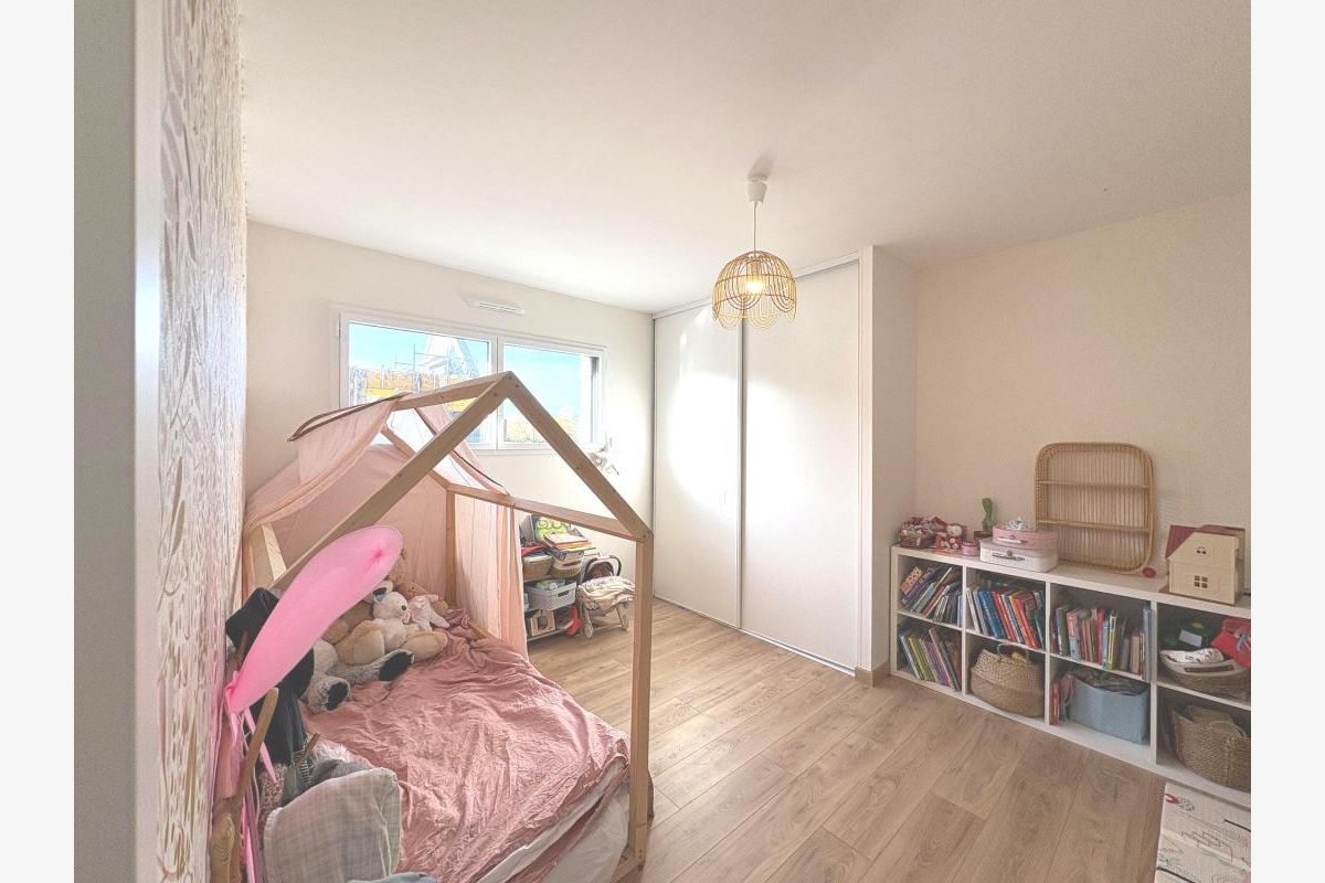 Une maison neuve spacieuse - 173343_7.jpg