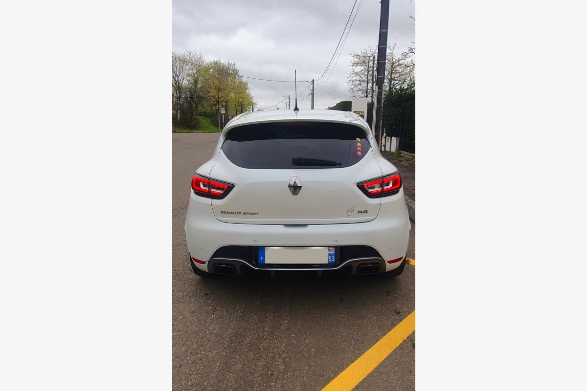 Clio 4 rs Trophy phase 2 - 173366_198e0aedc1086837e79f924ee9f2ad88.jpg