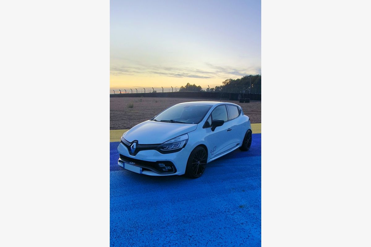 Photo 1 Clio 4 rs Trophy phase 2
