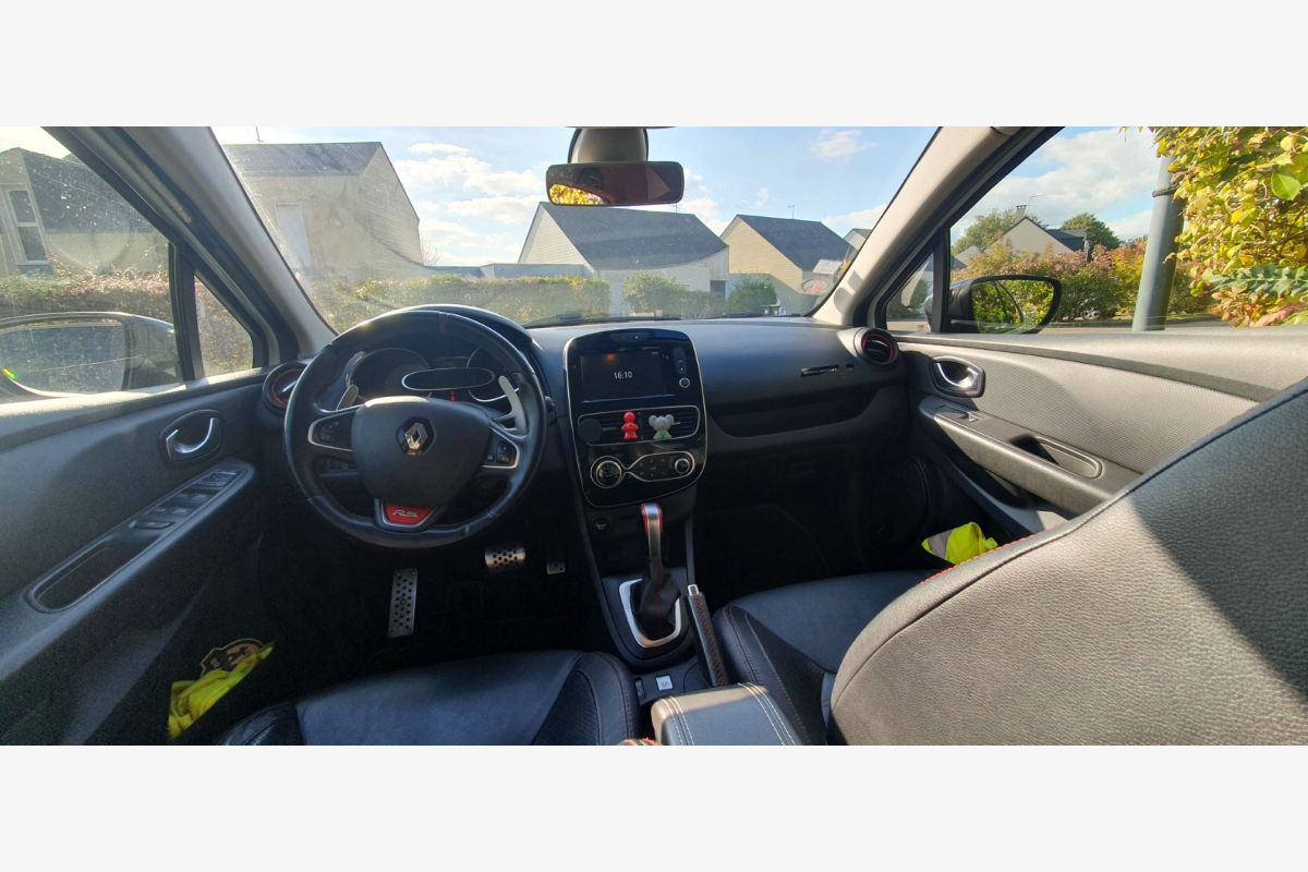 Clio 4 rs Trophy phase 2 - 173366_2f5b91c447aec4b9b08fabf59cc3b289.jpg