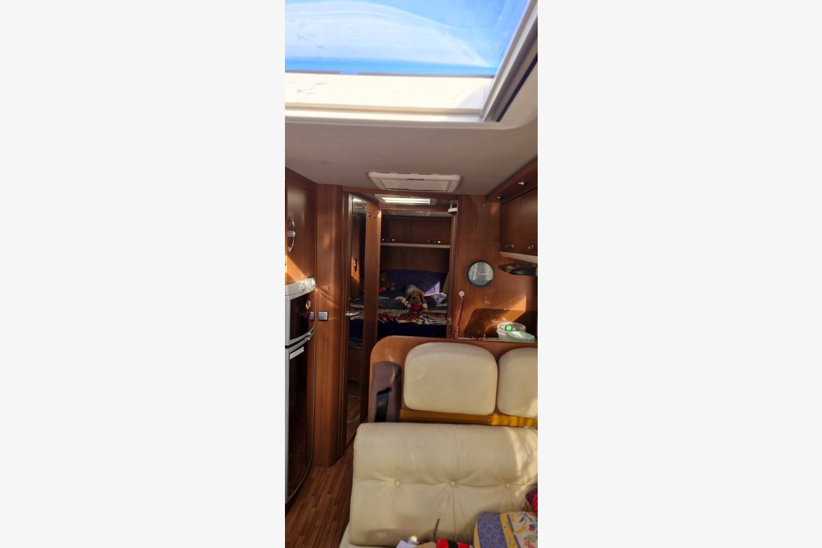 Camping-car Franchia - 173376_93cdf4d121cac39c2bf0d9e94a159537.jpg