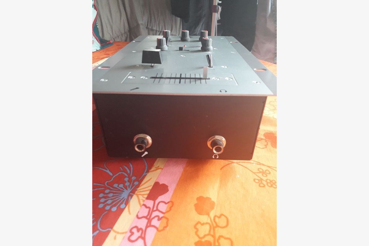 Table de mixage US Blaster - 173383_65469ab9d5e1b4e83fbe8f40bb405fce.jpg