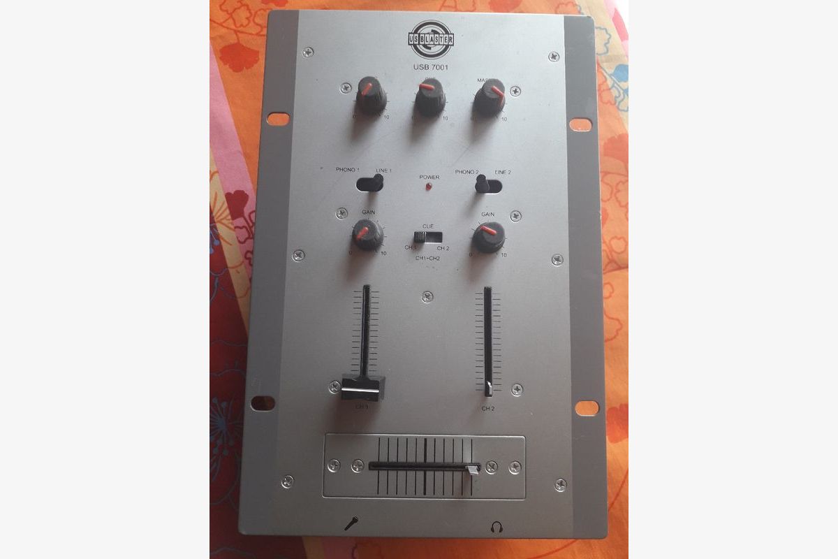 Photo 1 Table de mixage US Blaster