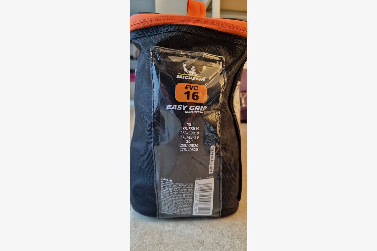 Vends chaînes composite Michelin Evo16 - 173476_d4e6475fcead5d8bea60c41b3bbe8447.jpg