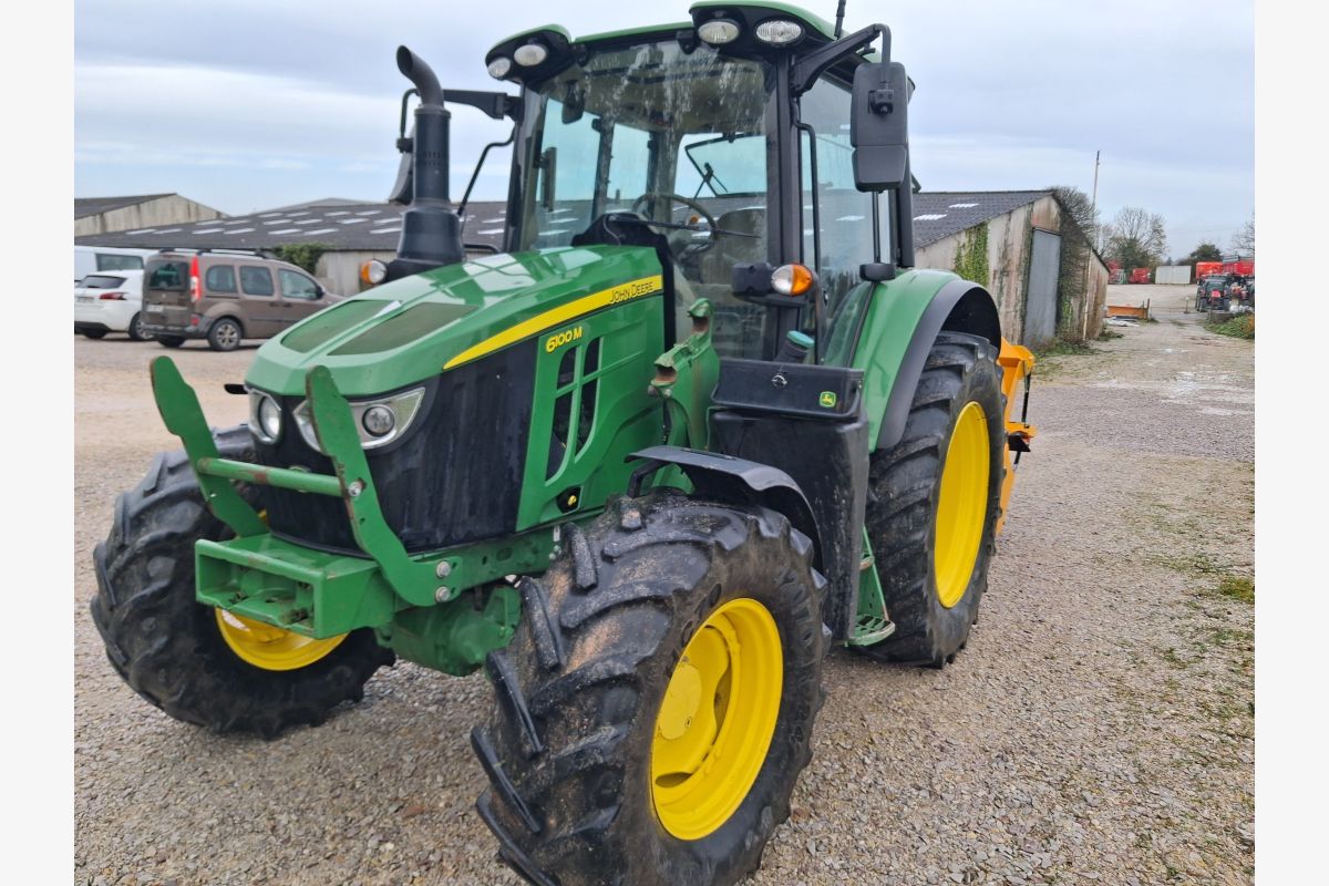 Photo 1 Tracteur John Deere 6100M