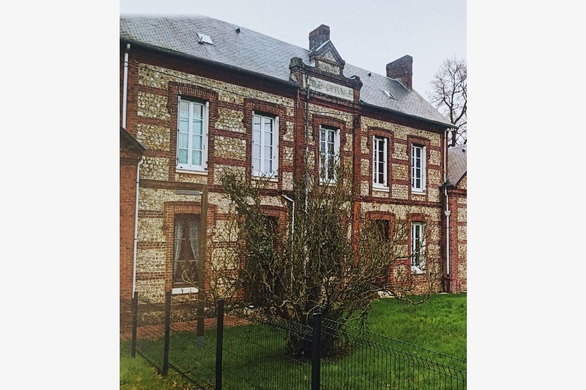 Photo 1 à louer appt F4 de 91 m2, non meublé, entièrement rénové (is