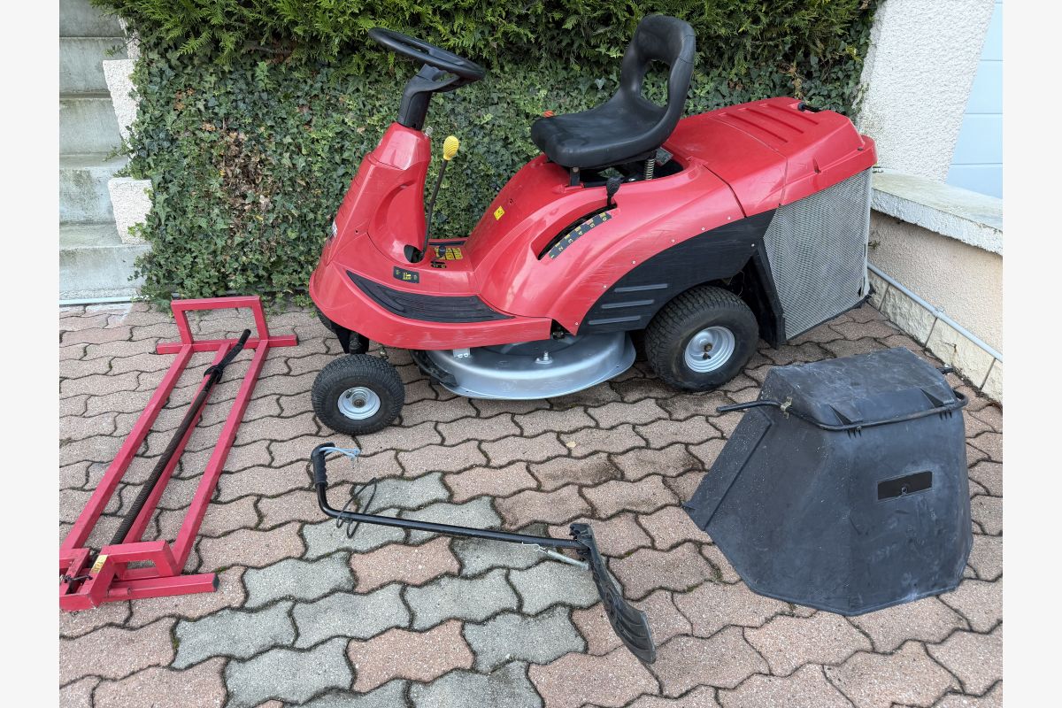 Photo 1 Tracteur tondeuse autoportée Honda 1211