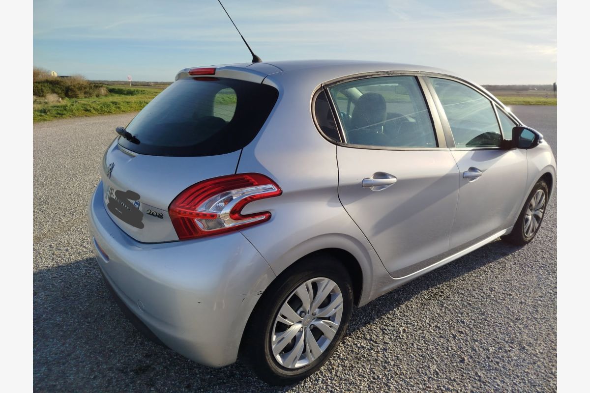 PEUGEOT 208 - 174147_0057940bc39186bc7cfb401087d185c6.jpg