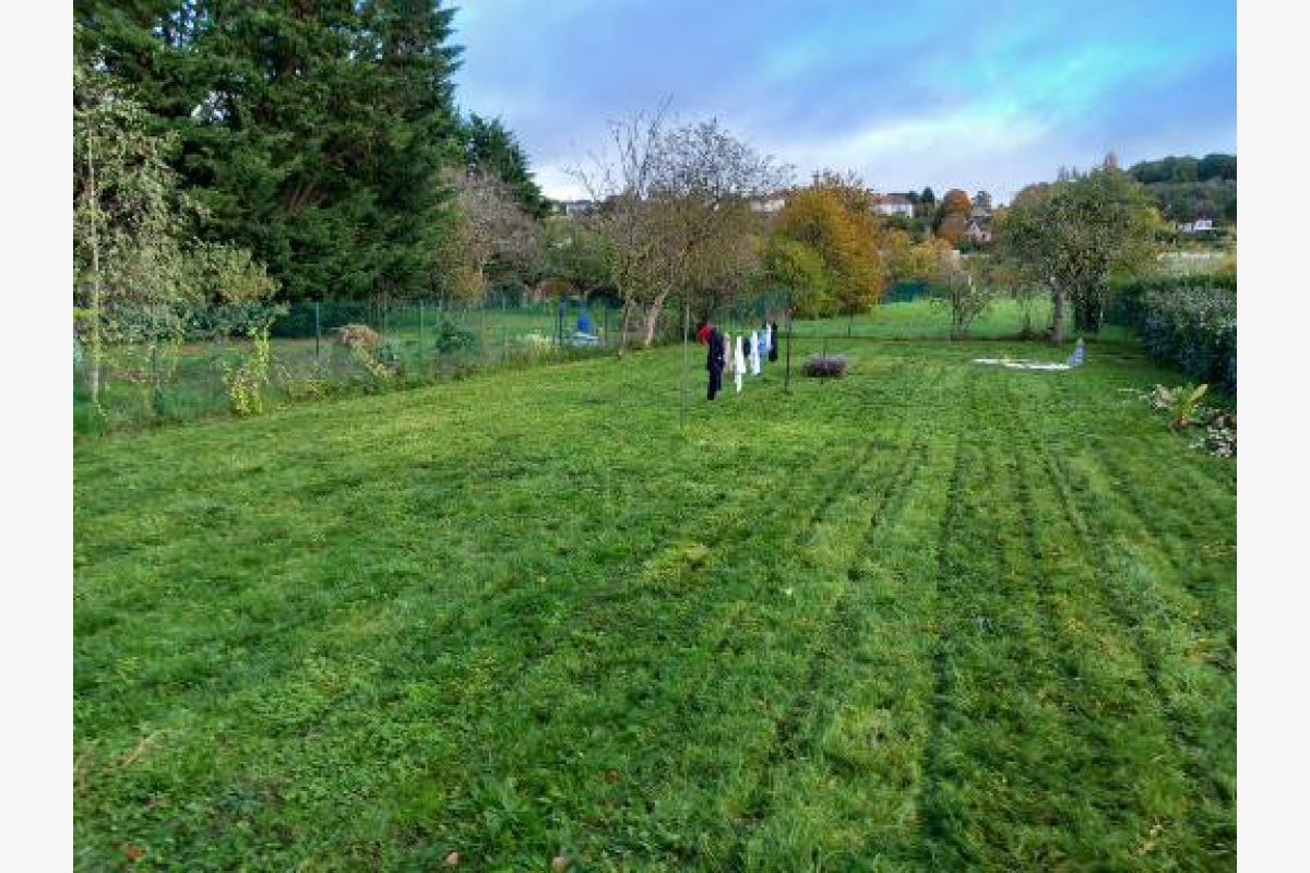 Rech. travaux multiservices - 174158_89d30194476fa945a59d82697ad6f336.jpg