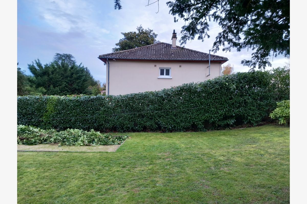 Rech. travaux multiservices - 174158_c09e2c7c1f2381ebe4d5d7be877512b5.jpg