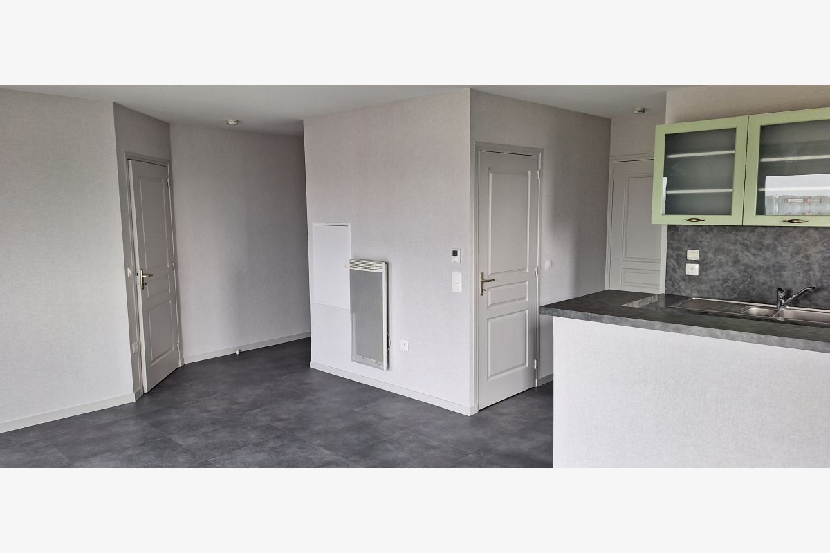 Photo 1 Location T3 Coutances 750 euros c. c.