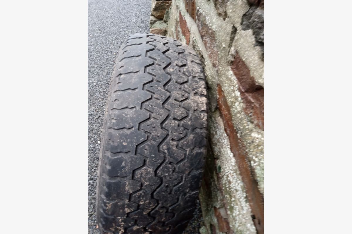 Pneus 4/4 - 174309_e4b45d545d45c2a354a1cfe5aef60783.jpg