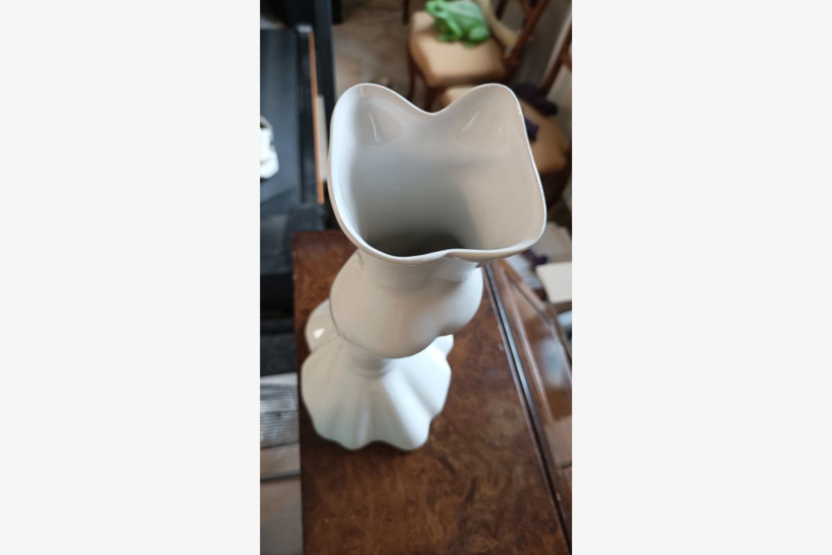 Vase blanc en forme de femme en robe - 174342_f2b3092bb354c2ae2bd51d083397416d.jpg