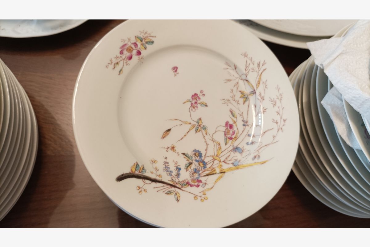 Photo 1 Service de table 70 pièces