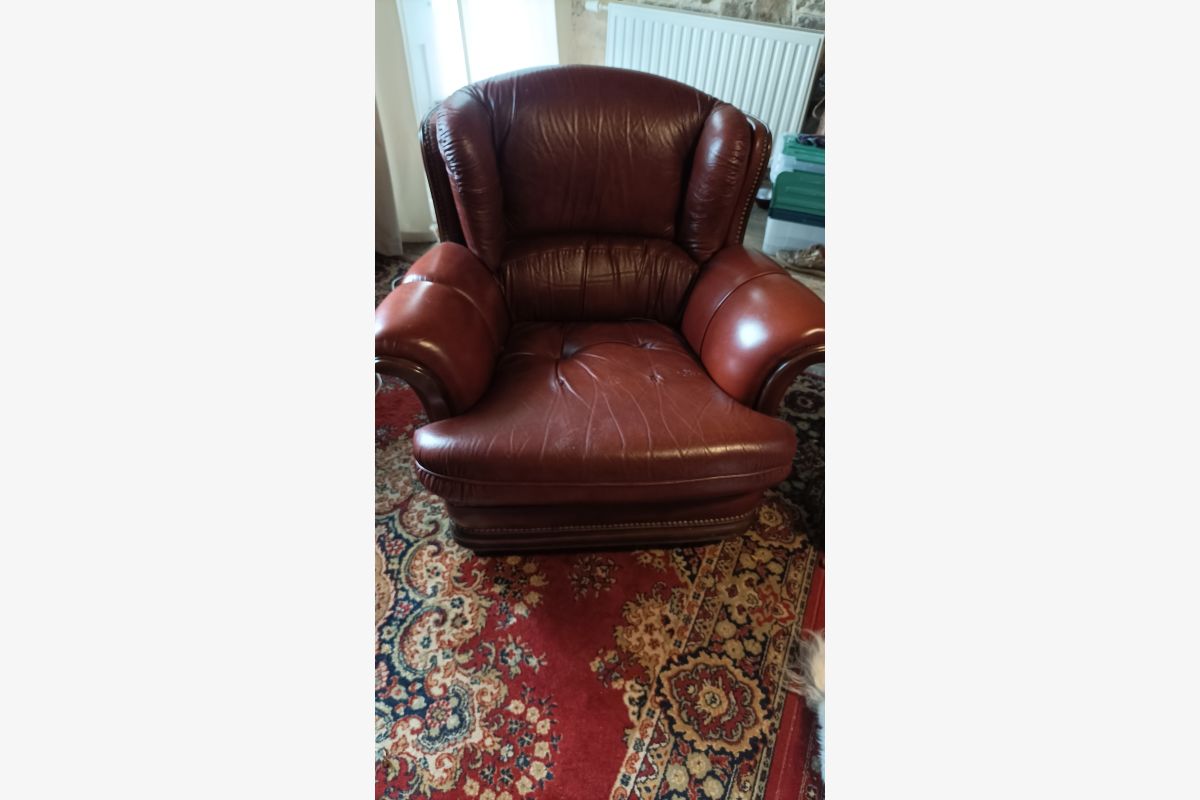 Canapé et 2 fauteuils en cuir - 174351_b6e81a4ff62cdf581f7bccdf63259c9b.jpg