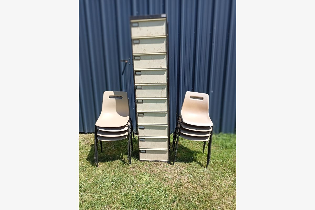 Photo 1 Meuble à clapets