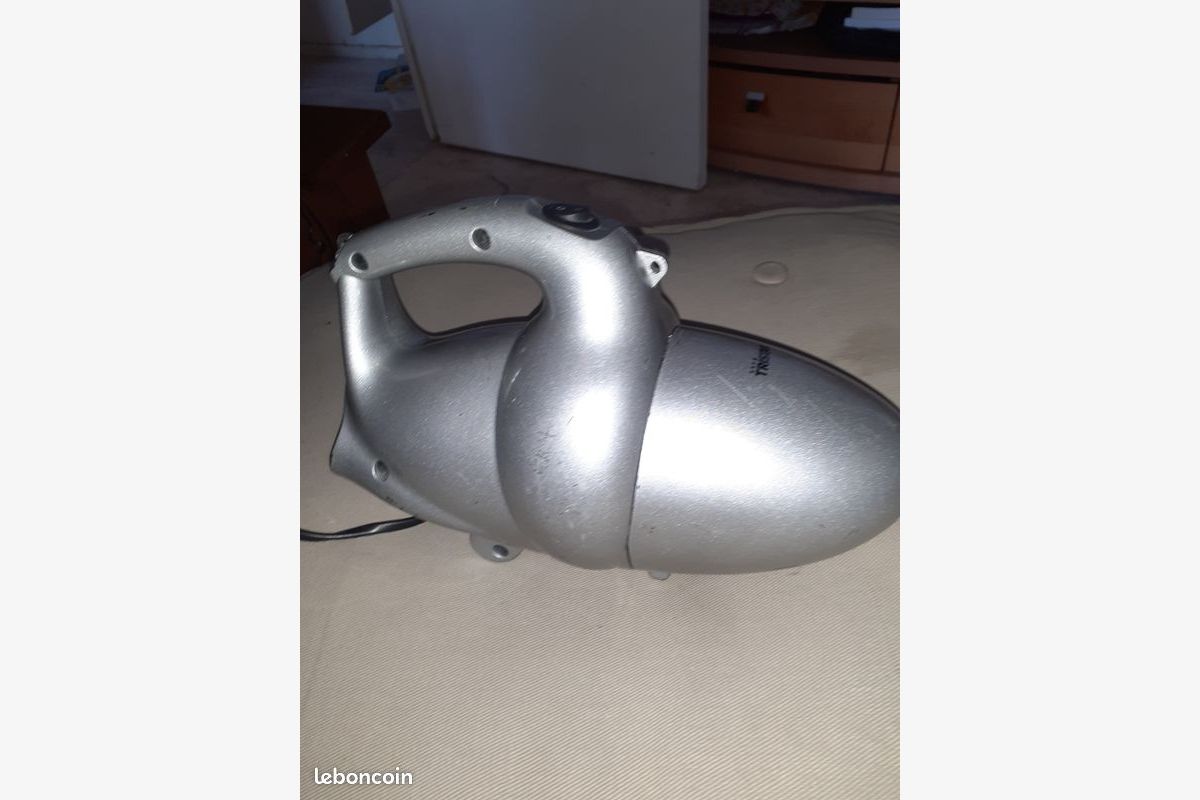 Photo 1 Aspirateur voiture 