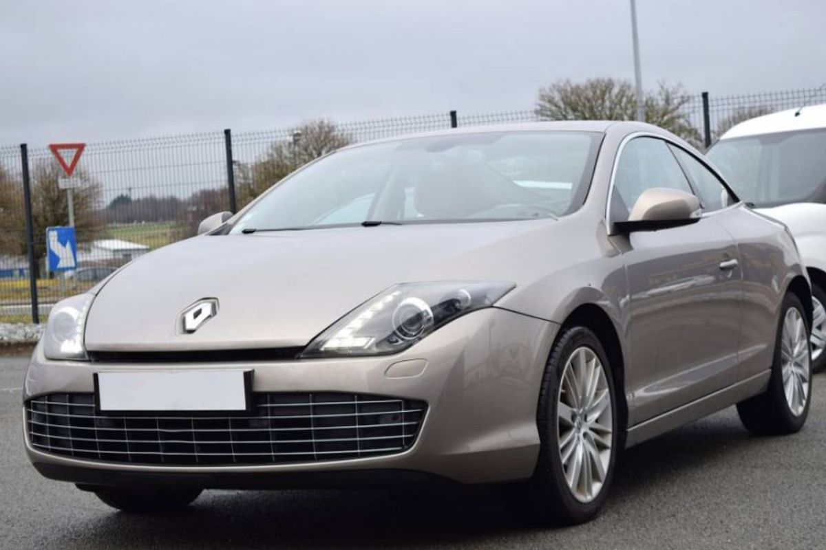 Photo 1 LAGUNA COUPE INITIALE V6 DCI 240ch 4CONTROL