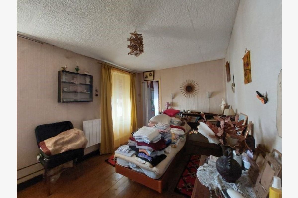 Maison en pierre à rénover entièrement - 175052_2.jpg