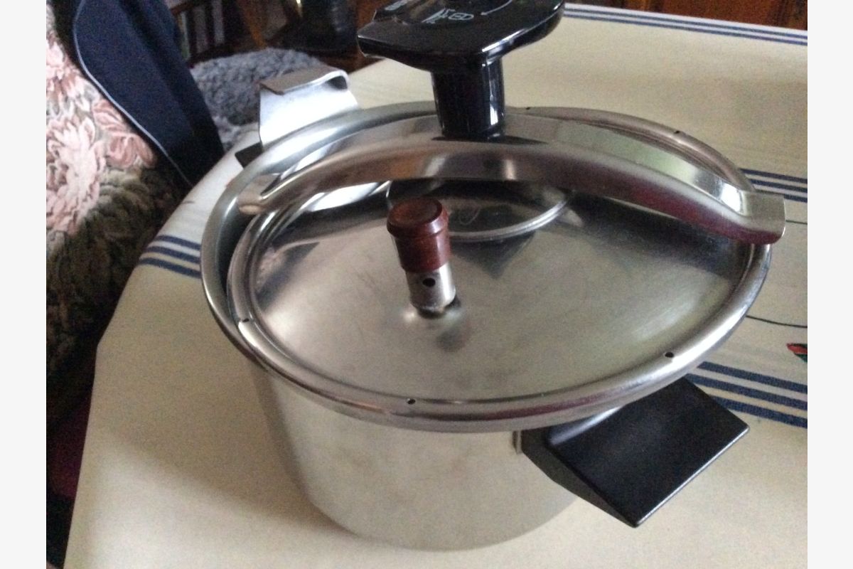 Photo 1 Cocotte minute Seb inox