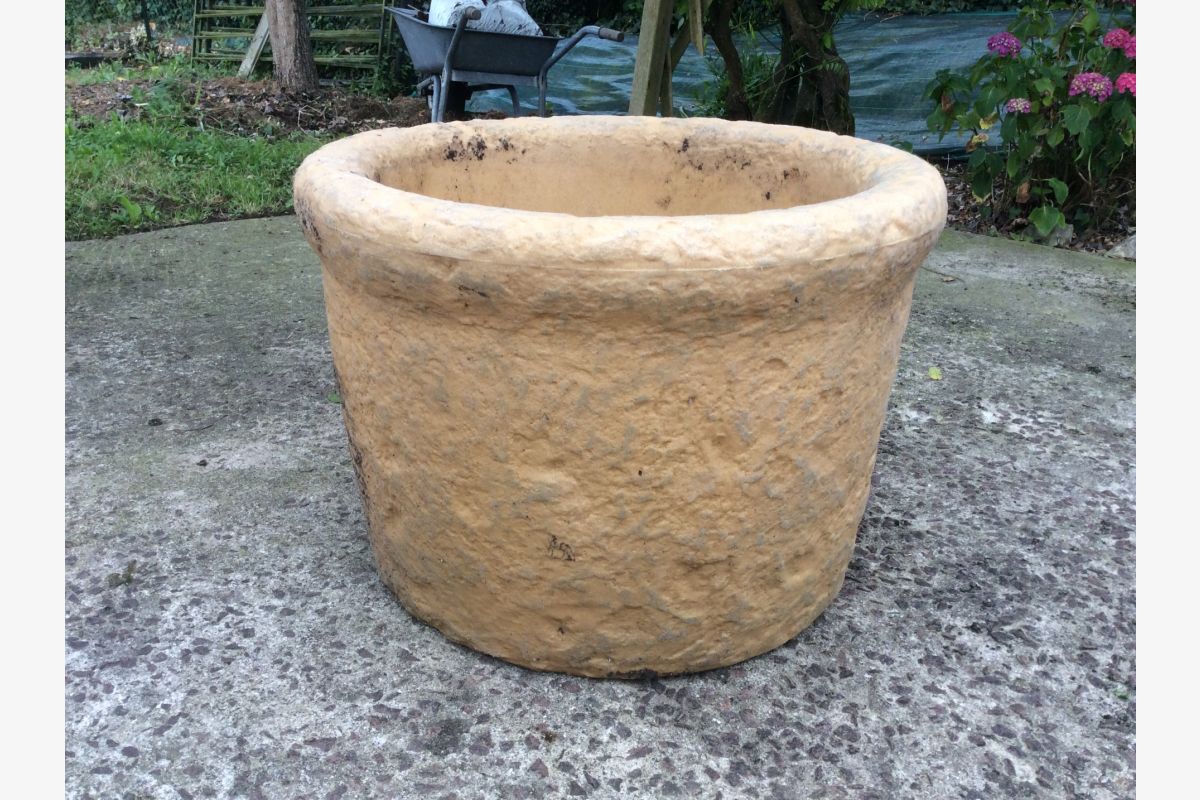 Photo 1 Pot de plantation en plastique robuste 