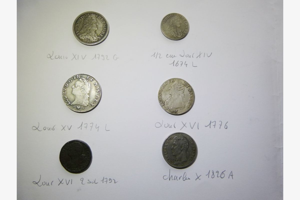 3 coffrets monnaies francaises dont écus royaux - 175088_699c87f0560e067b69689a71685057c6.jpg