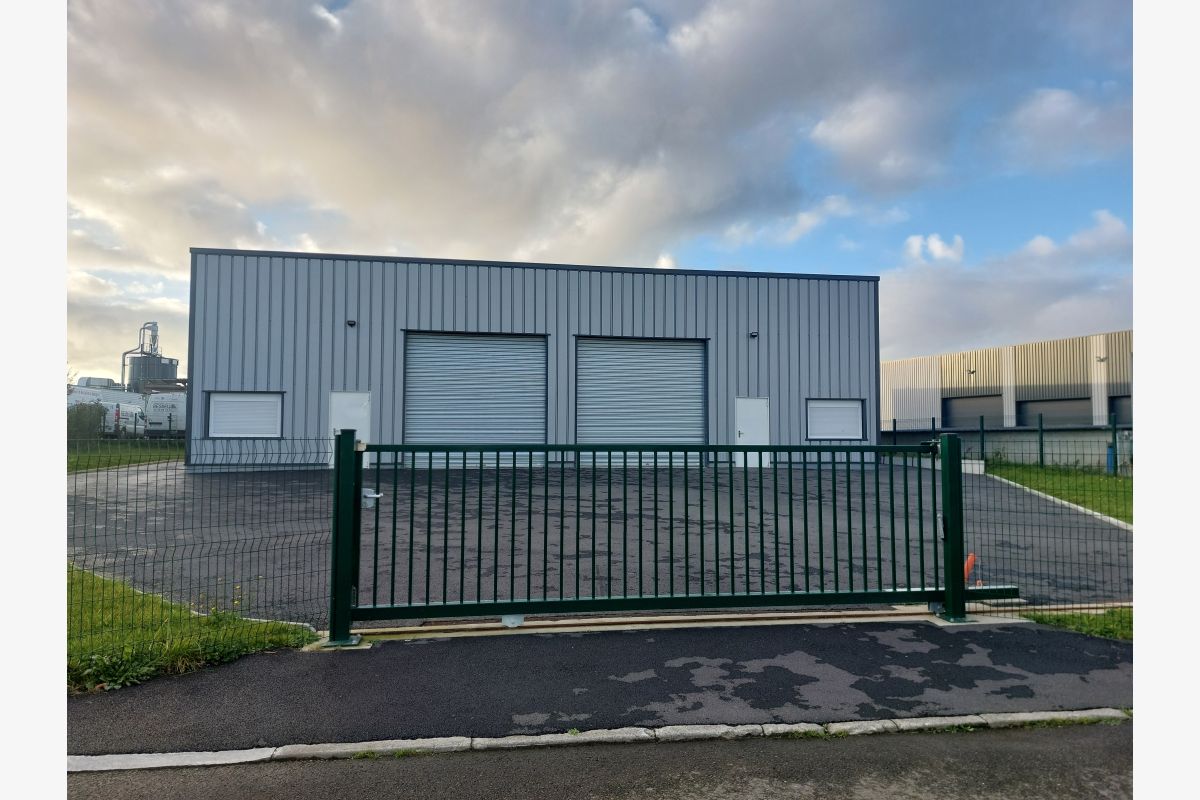 Photo 1 Local industriel ou artisanal à louer