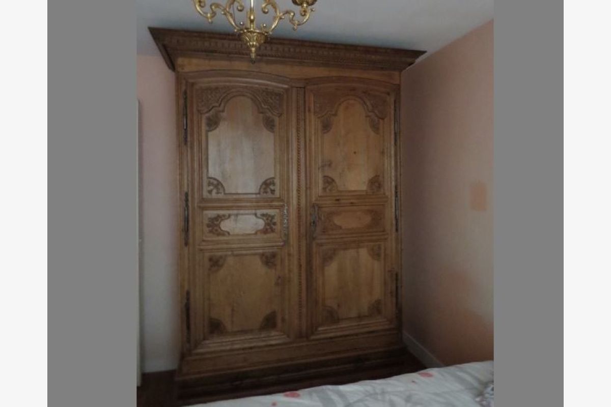 Photo 1 Armoire normande Louis IVX