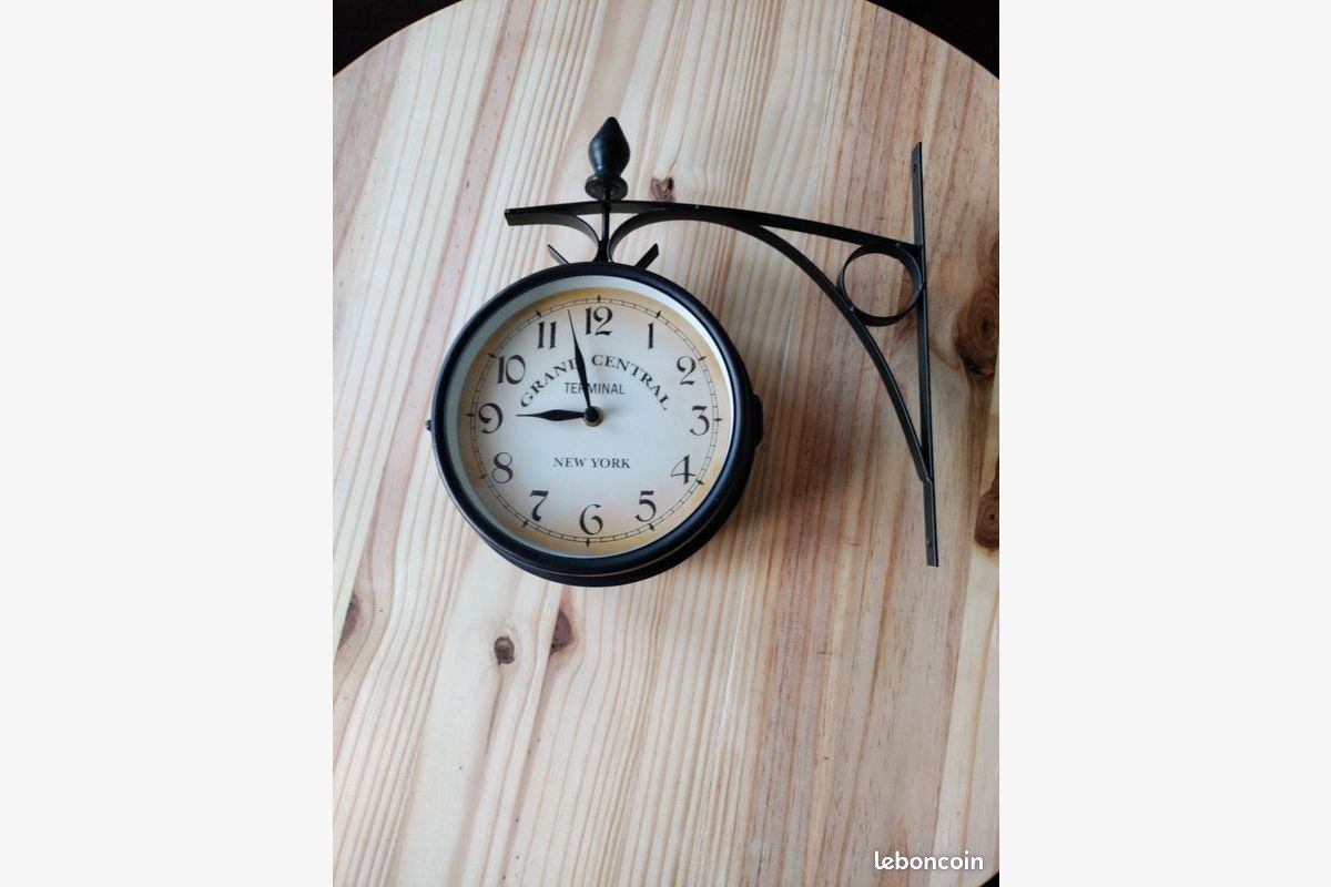 Pendule murale - 175613_12569b6e52c0c0d7a9230f8bbabe628a.jpg