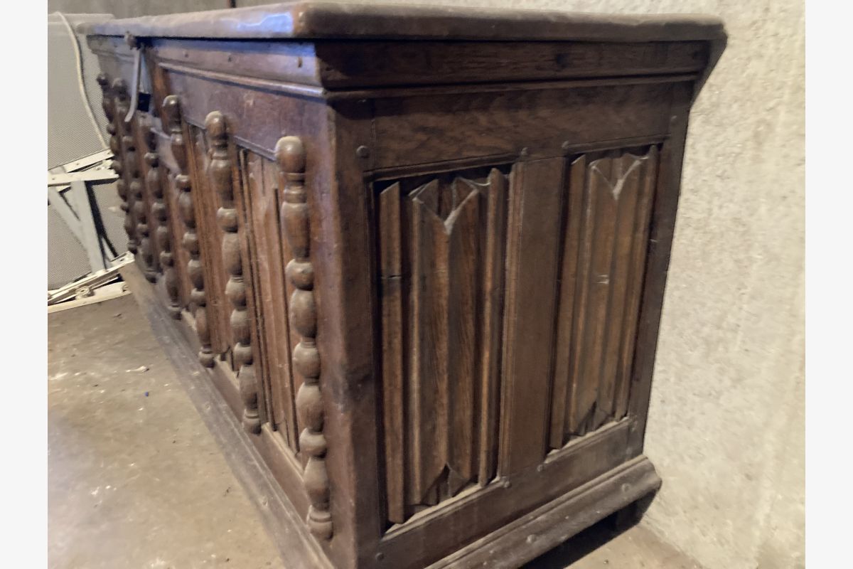 Photo 1 Coffre en chêne