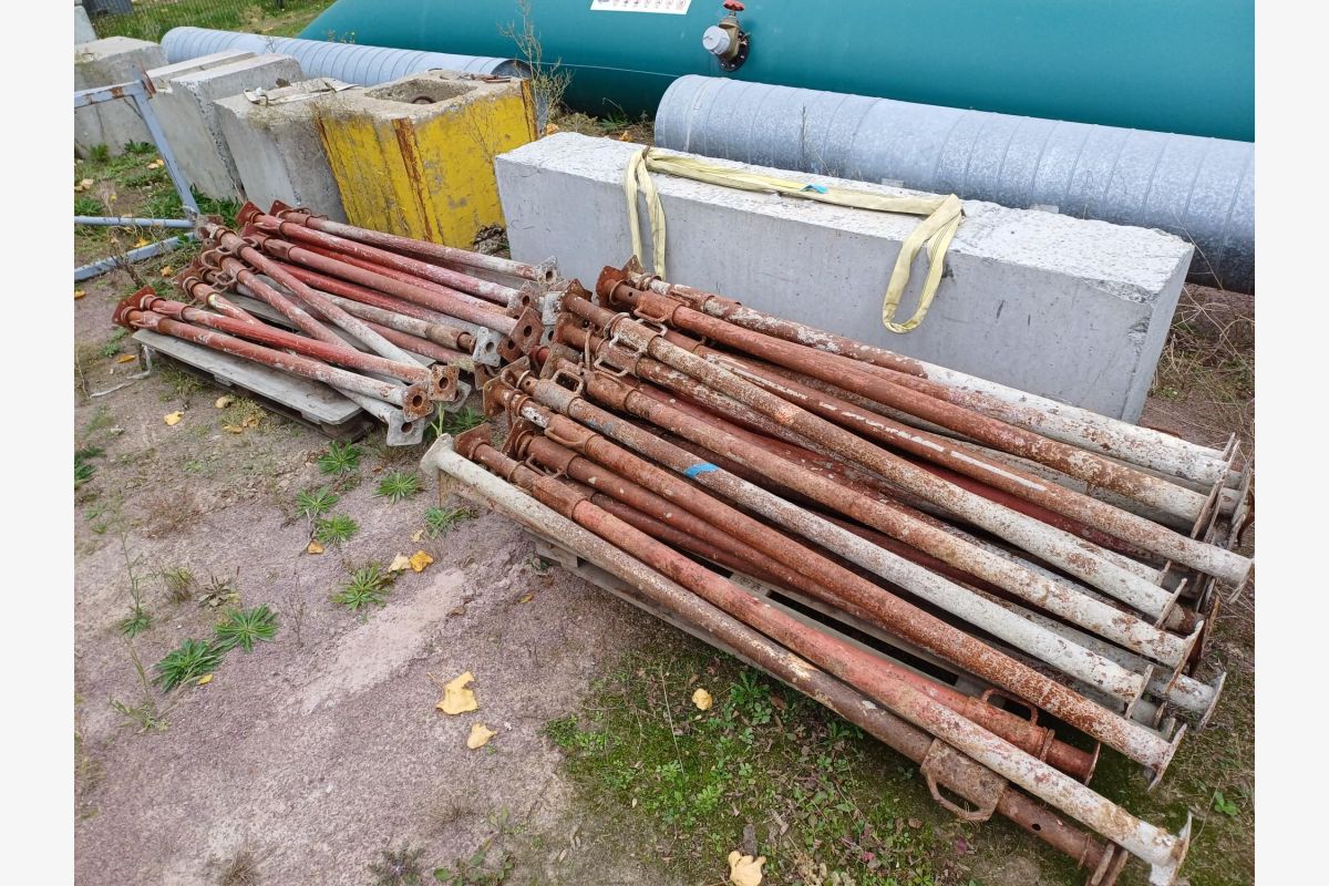 Photo 1 Lot d'étais