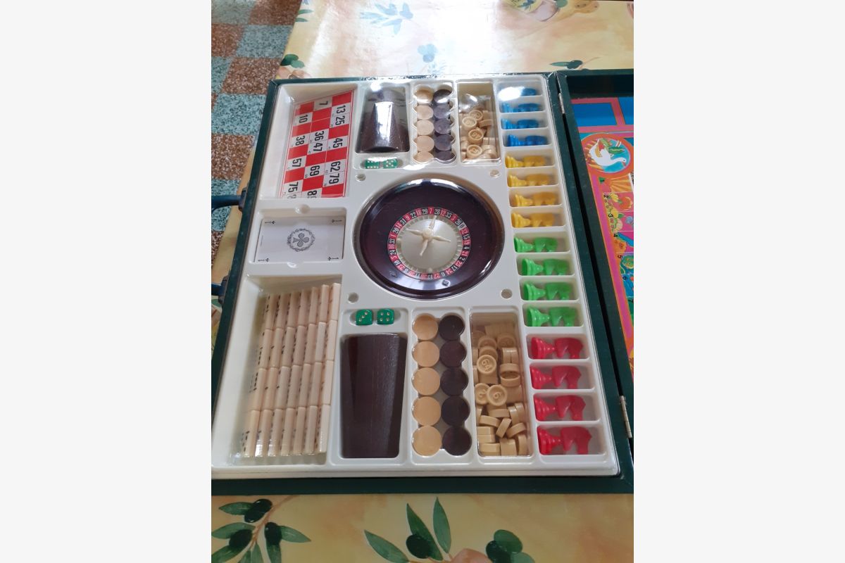 Jeux de l'oie - 176188_443524f0f1f3179d41159c7ea407f314.jpg