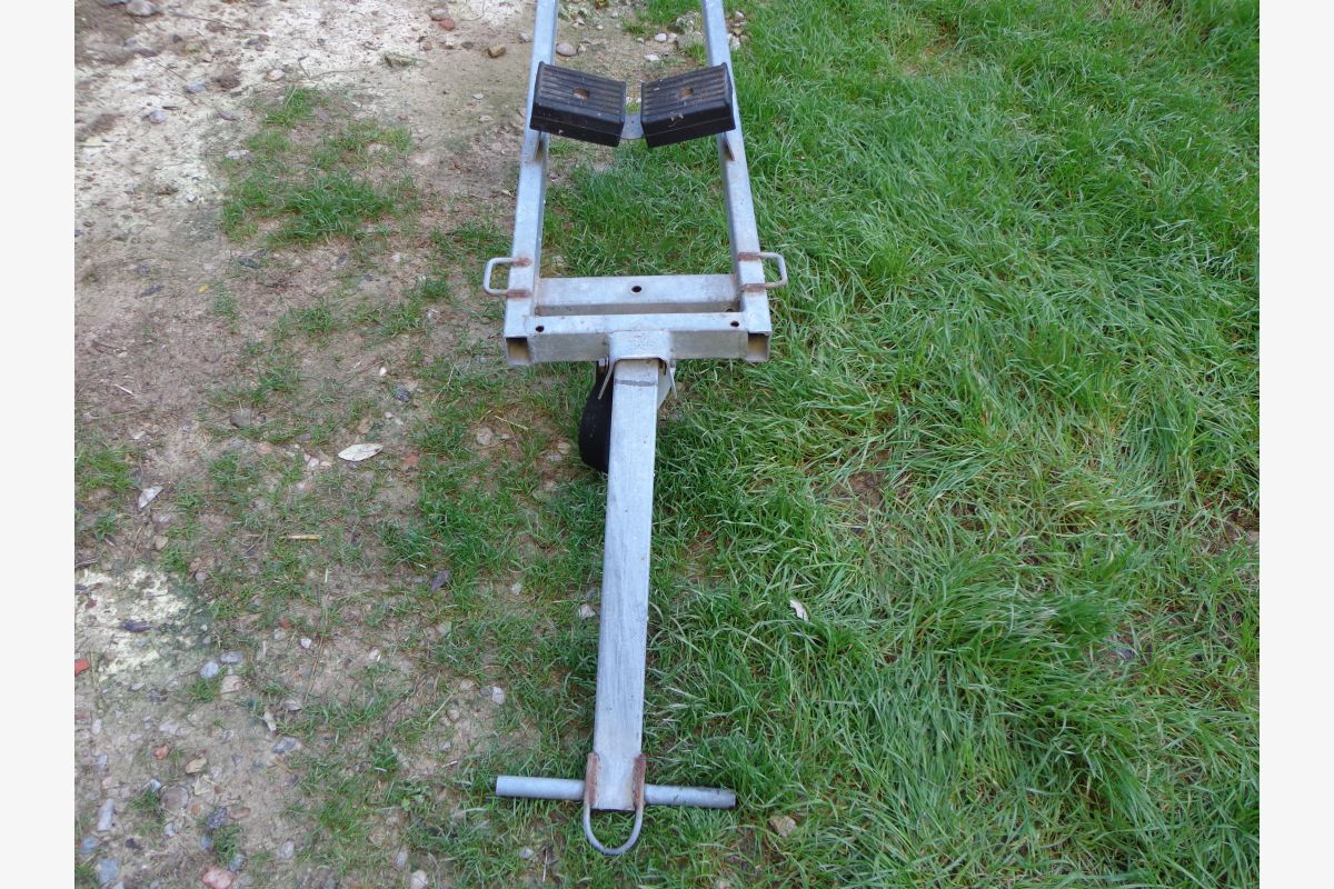 Remorque  manuelle  voilier petit bateau  - 176195_9ebaf5b91c358dcac14d492f3eee8d72.jpg