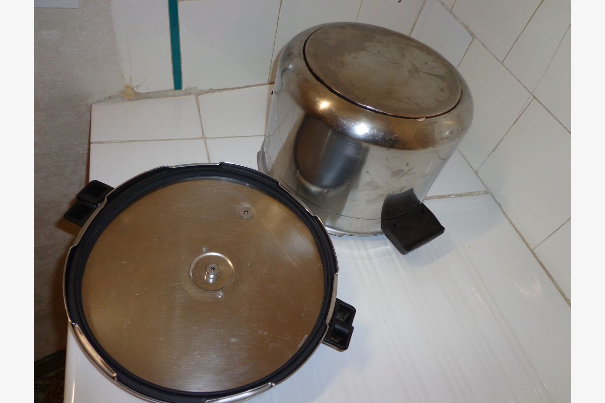 Cocotte huit litres inox - 176196_261a8f04cafcd9349f75b586f0ed4e42.jpg