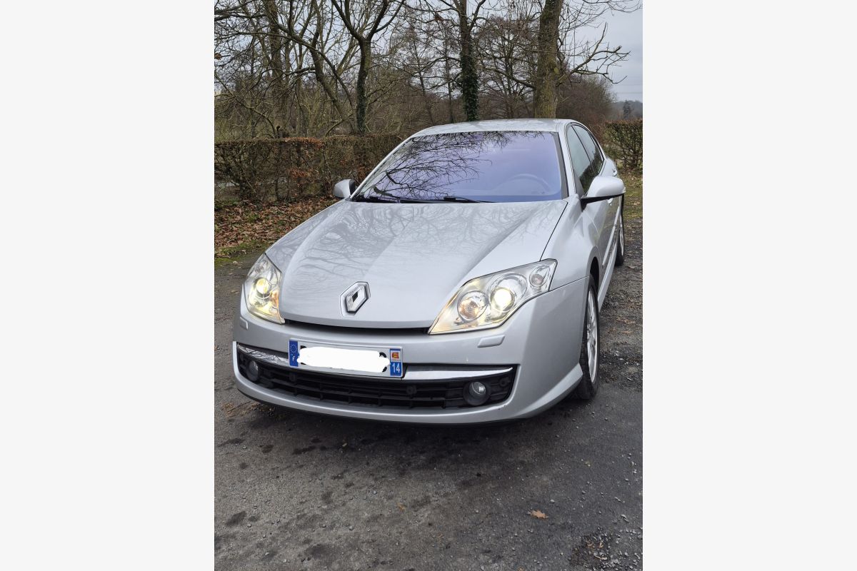 Photo 1 Laguna III 2 l Initiale Paris 