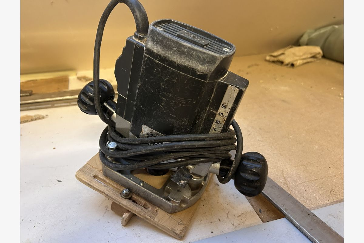 Défonceuse bois à vendre - 176627_2753888e6c548a598a75511bb2e3a008.jpg