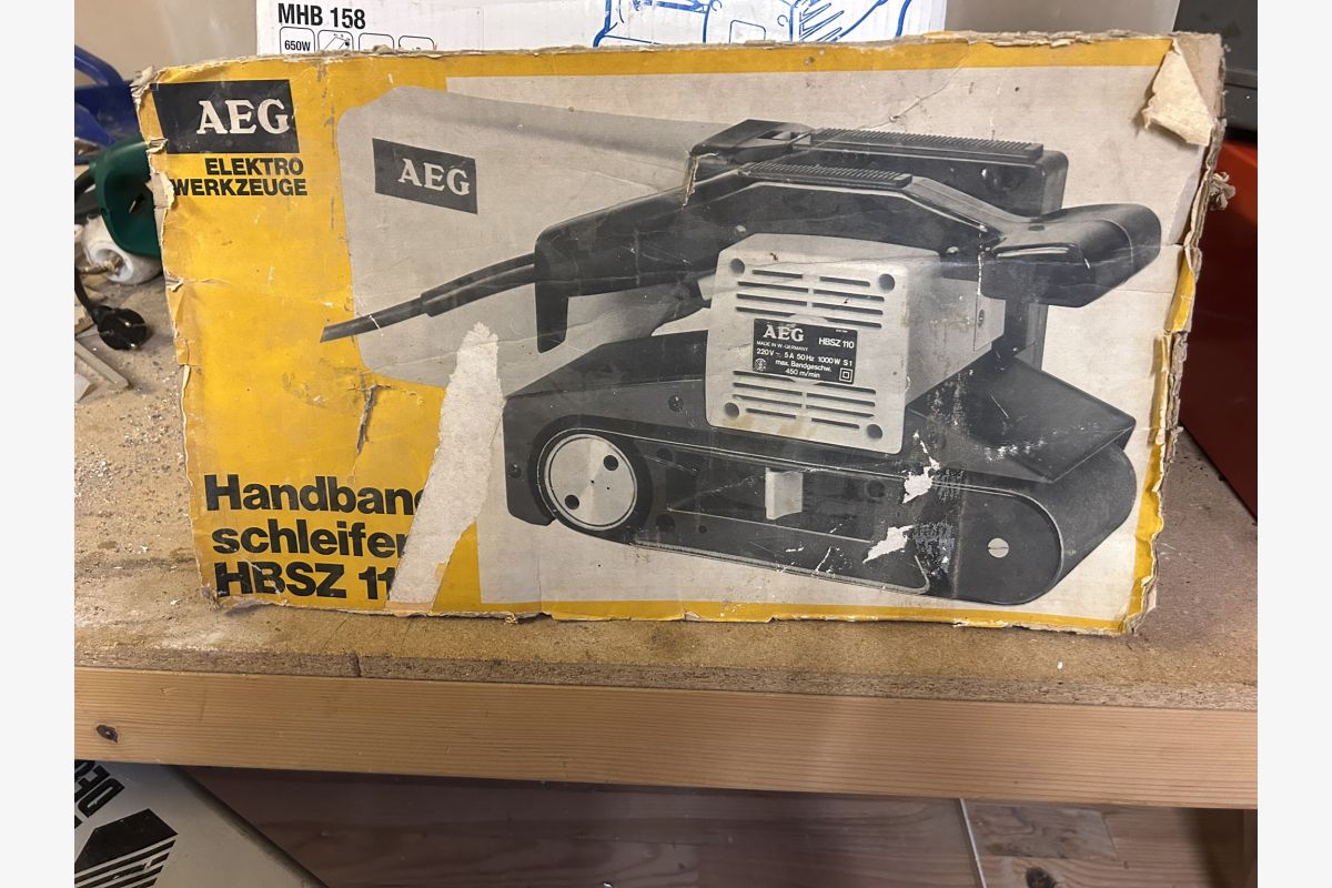 Deux ponceuses - 176630_21436369a48d8b697a5b89c1e8b278b9.jpg