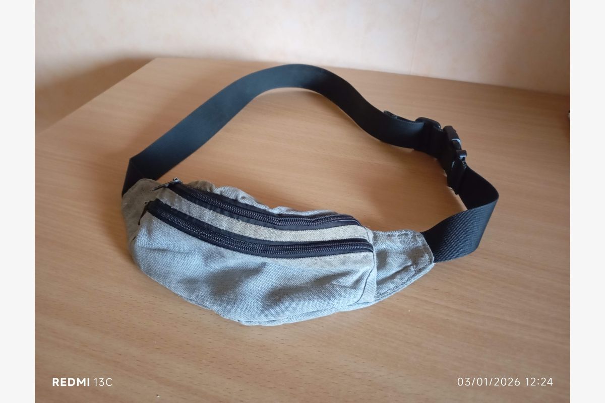 Photo 1 Sac banane en tissus gris bleu