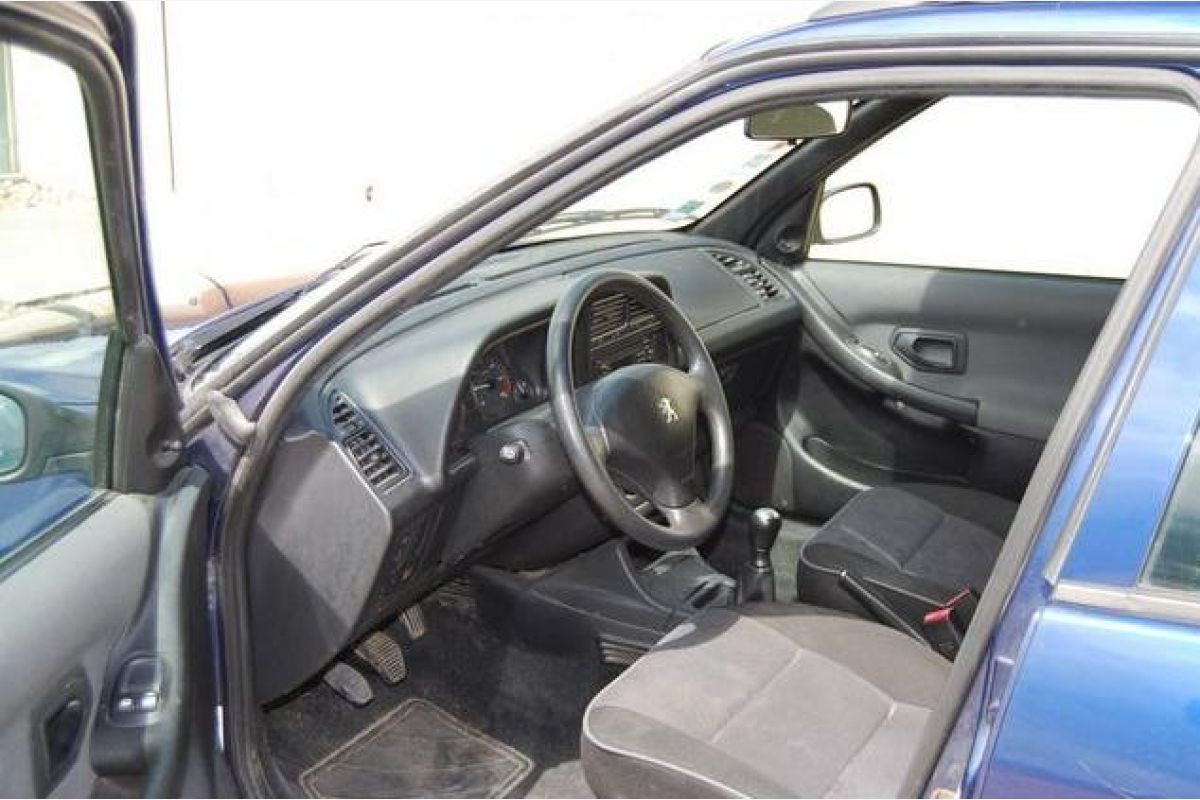 Peugeot 306 break 1.9 d xr pack - 176686_3b2b115181a9dd0bc778d062bc3c66ad.jpg