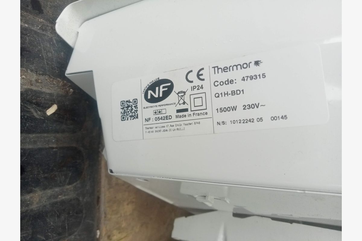 1 radiateur électrique 1500w - 176698_d92b651e7b58edd76965f47a88180c38.jpg