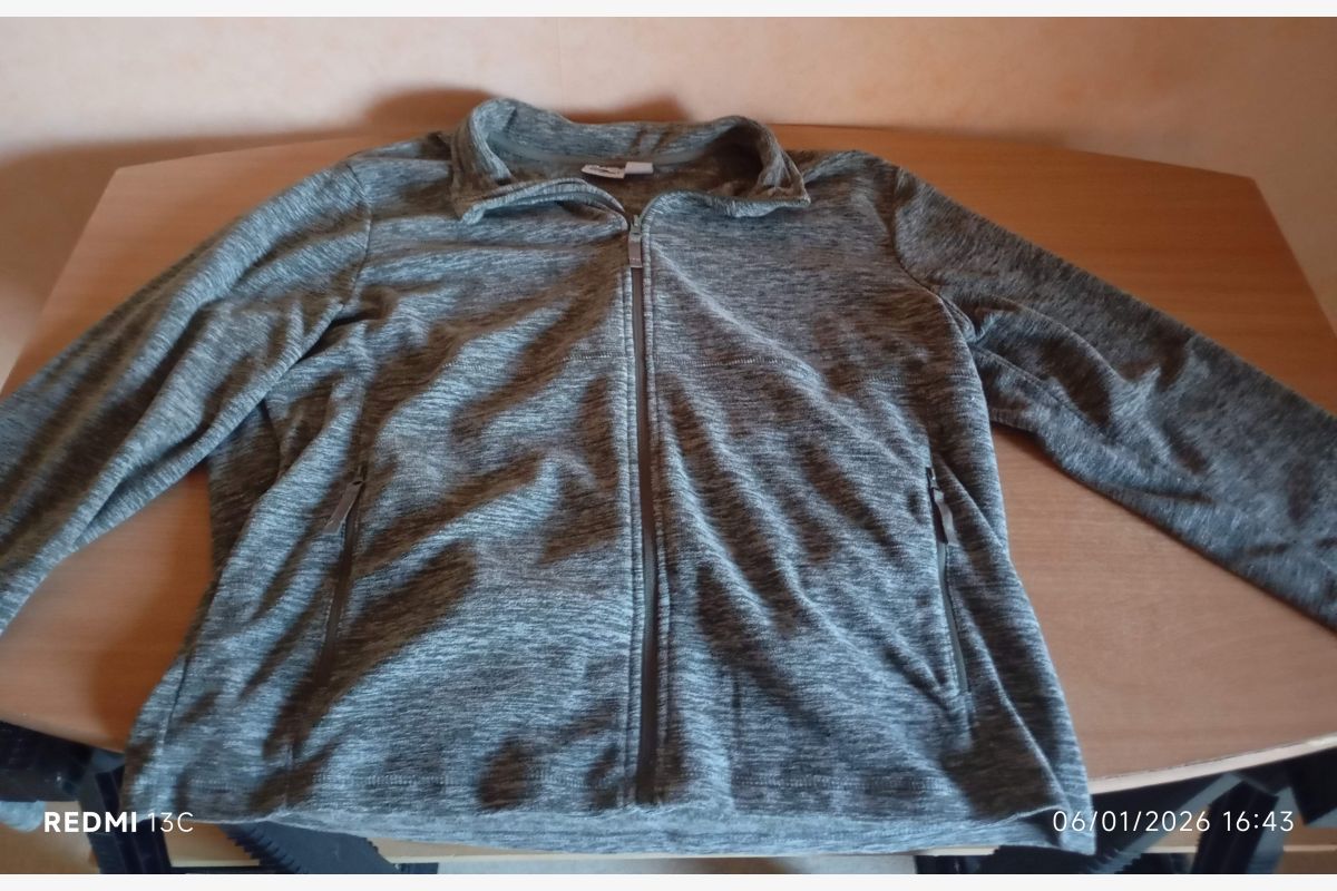 Photo 1 2 gilets polaires fins gris clair 