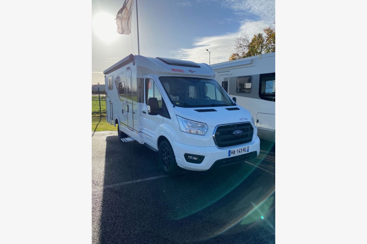 Photo 1 Camping-car profilé