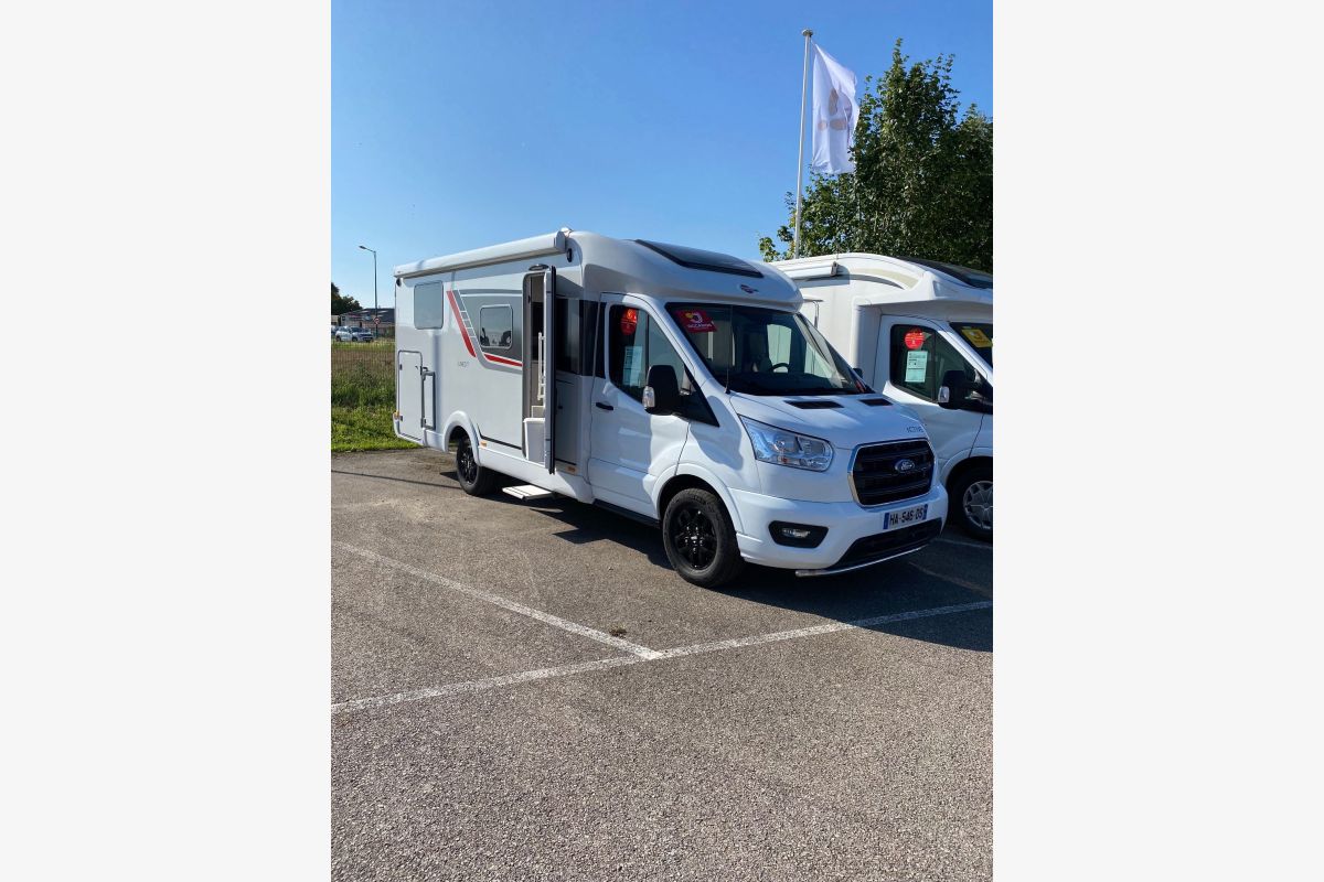 Photo 1 Camping-car profilé