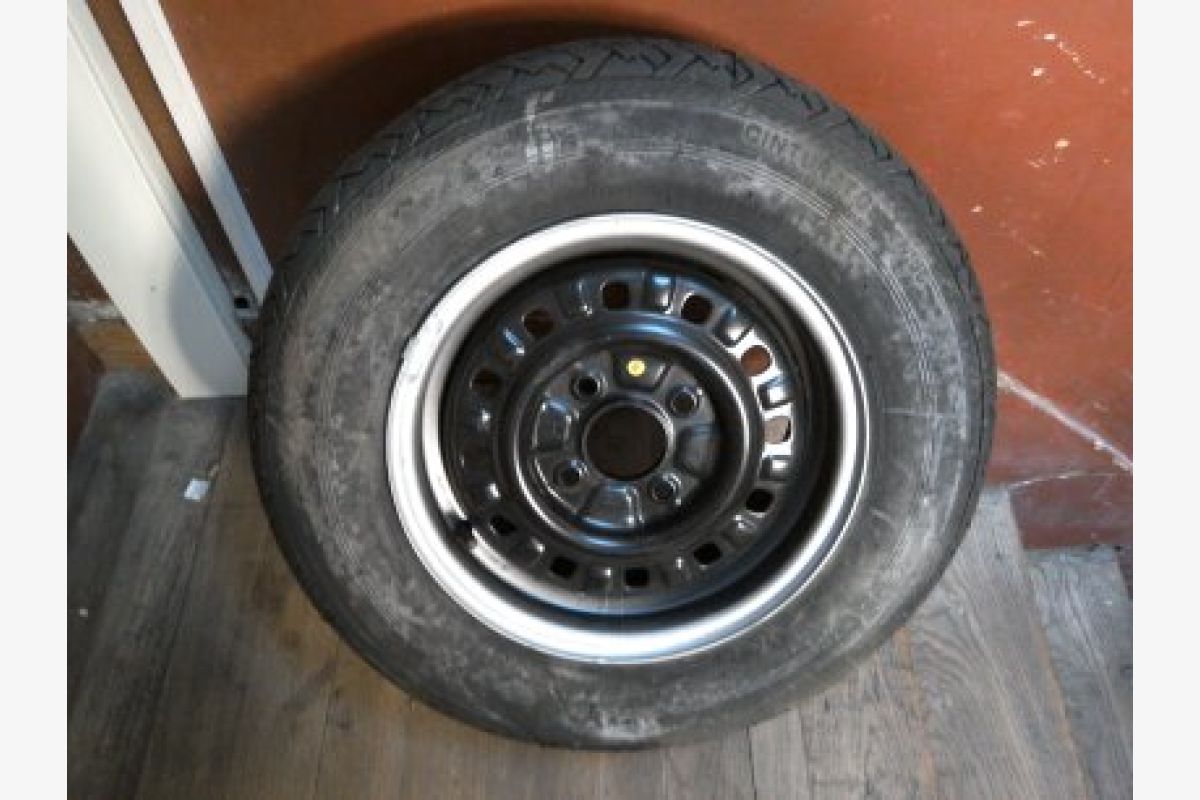 Photo 1 Roue de secours compris avec jamp